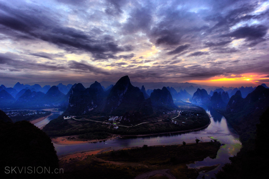 自驾游广西旅游攻略及费用_广西自驾游必去的10个景点_自驾景点广西游去哪里好玩